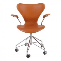 Arne Jacobsen 3217 7er kontorstol i Walnut elegance l der Cph