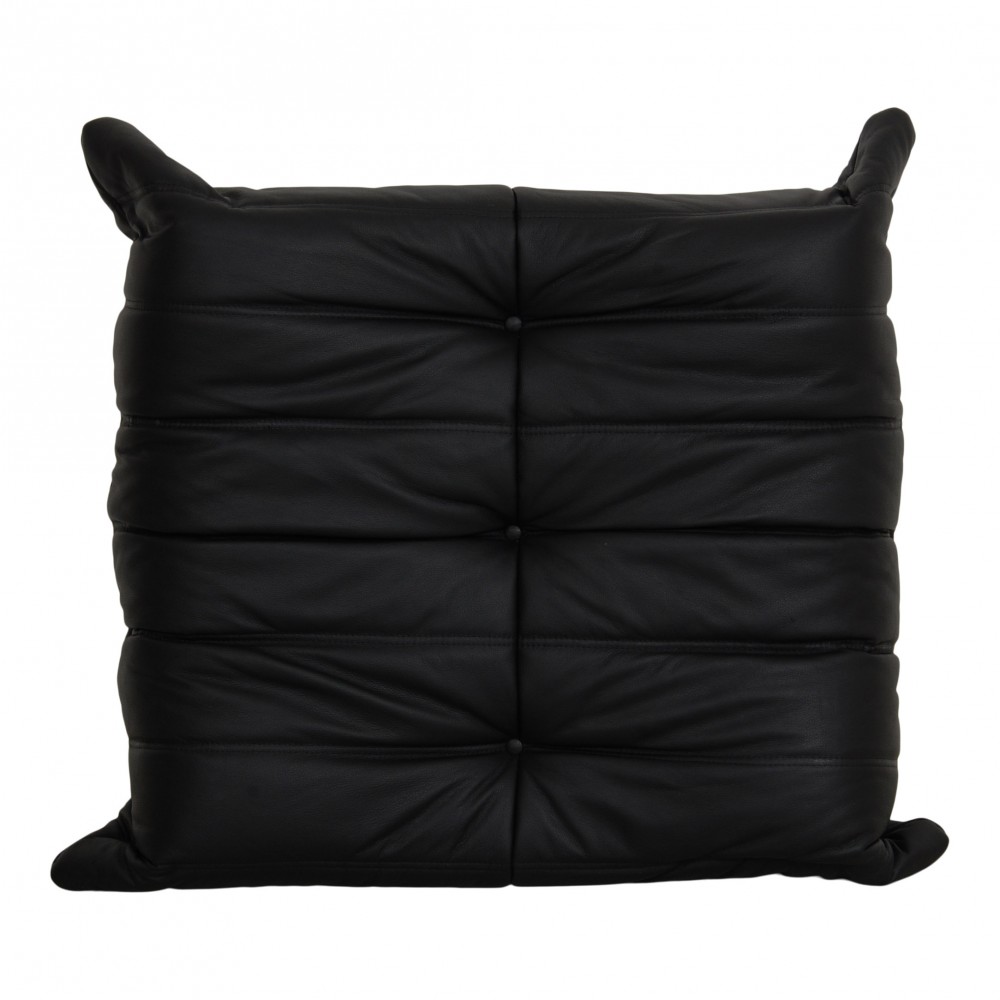 Buy TOGO ottoman in black leather - CPH-Classic