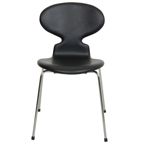 Set Arne Jacobsen Ant chair upholstered in black classic leather (6)