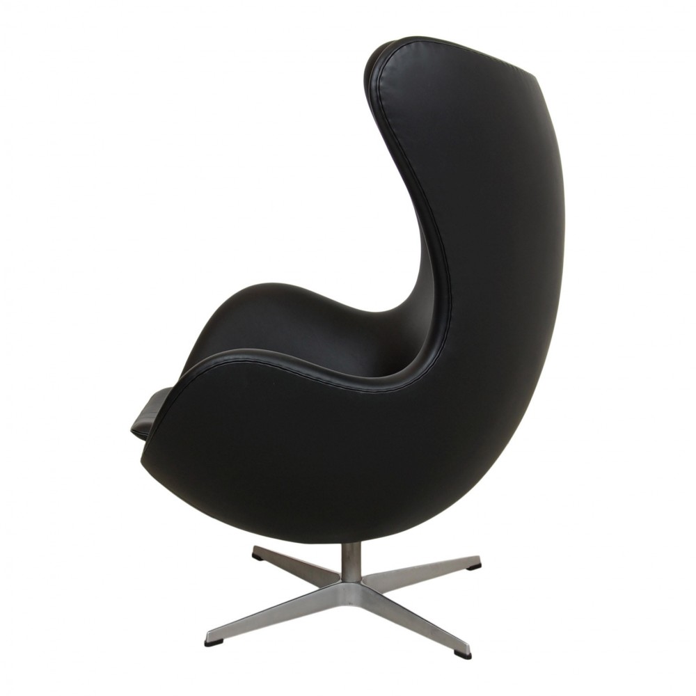 Arne Jacobsen The egg newly upholstered in black Nevada aniline leather ...