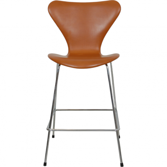 Arne Jacobsen 3187 barstool in cognac leather