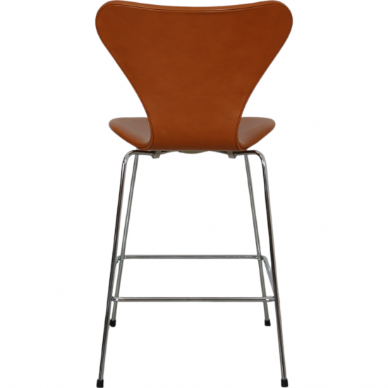 Arne Jacobsen 3187 barstol i cognac læder