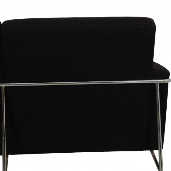 Arne Jacobsen 2.seater 3302 sofa in black hallingdal fabric