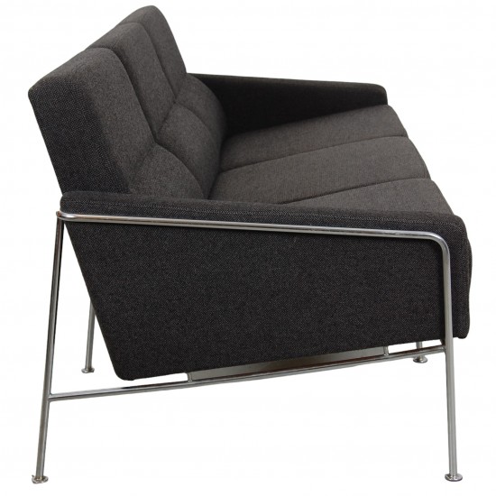 Arne Jacobsen 3.seater 3303 sofa in grey Hallingdal fabric