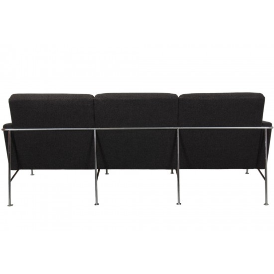 Arne Jacobsen 3.seater 3303 sofa in grey Hallingdal fabric