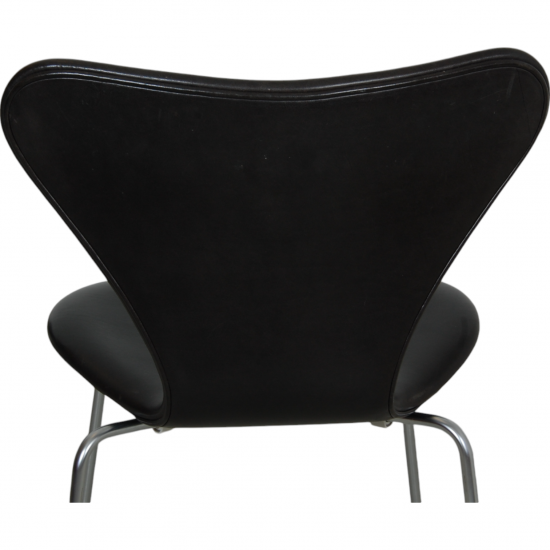 Set of 5 Arne Jacobsen Seven chairs in patinated black anilin leather