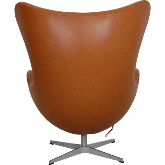 Arne Jacobsen Egg chair in cognac leather