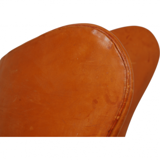 Arne Jacobsen Egg chair in patinated cognac leather