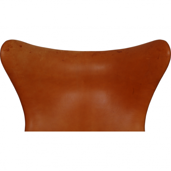 Arne Jacobsen Egg chair in patinated cognac leather