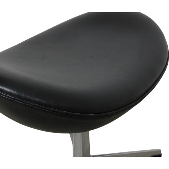 Arne Jacobsen Egg stool in black leather