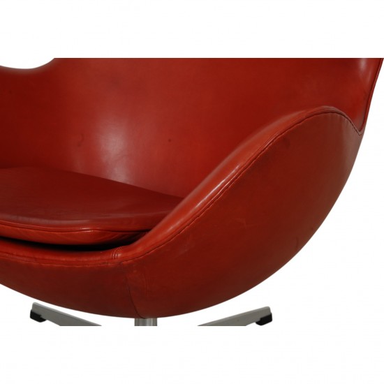 Arne Jacobsen vintage Ægget stol med skammel i indian red anilin læder