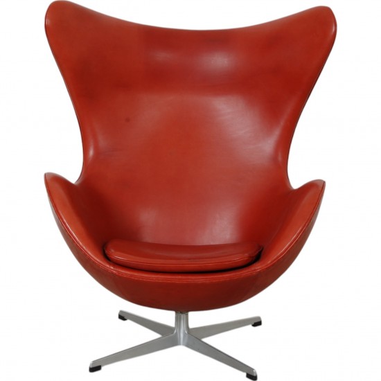 Arne Jacobsen vintage Ægget stol med skammel i indian red anilin læder