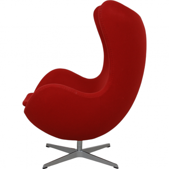 Arne Jacobsen Egg chair in red fabric