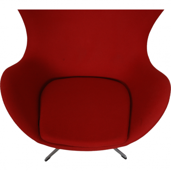 Arne Jacobsen Egg chair in red fabric