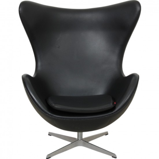 Arne Jacobsen Egg chair in black leather