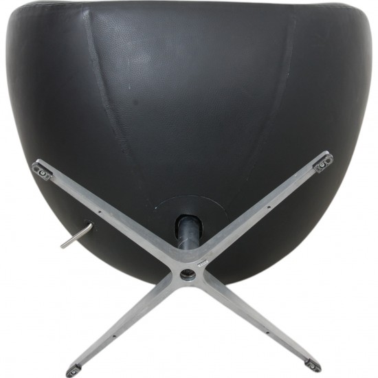 Arne Jacobsen Egg chair in black leather