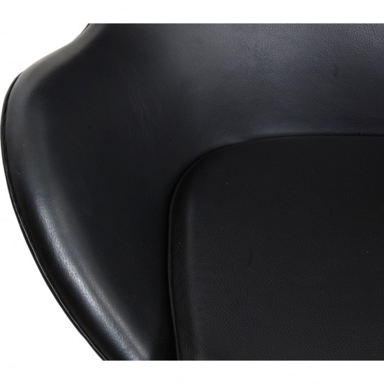 Arne Jacobsen Egg chair in black leather