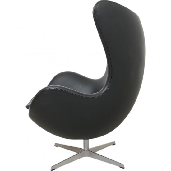 Arne Jacobsen Egg chair in black leather