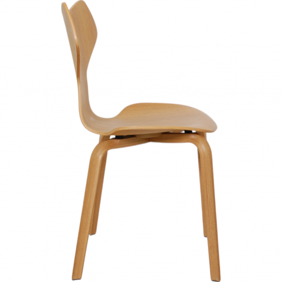 Arne Jacobsen Grandprix chair of oak