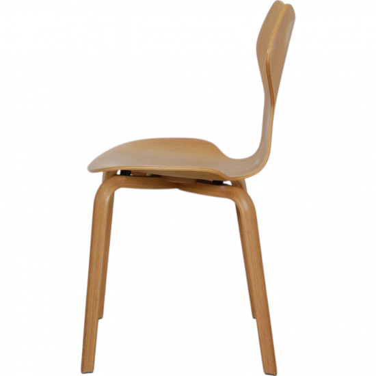 Arne Jacobsen Grandprix chair of oak