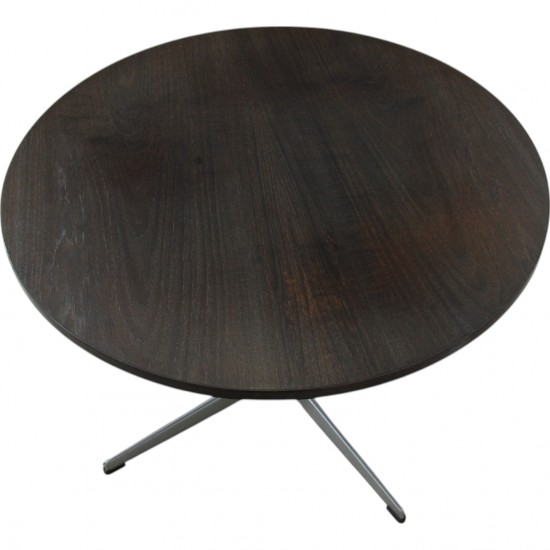 Arne Jacobsen Circulare coffee table of stained oak Ø:75 Cm