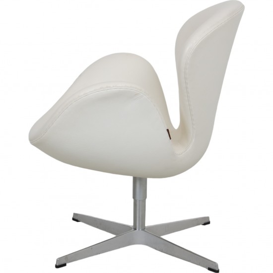 Arne Jacobsen Swan chair in white leather from 2012