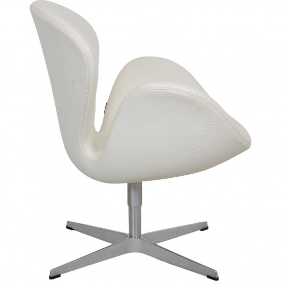 Arne Jacobsen Swan chair in white leather from 2012