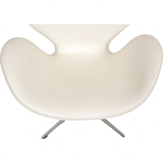 Arne Jacobsen Swan chair in white leather from 2012