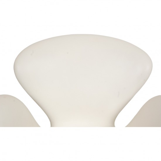 Arne Jacobsen Swan chair in white leather from 2012