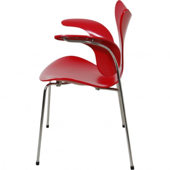 Arne Jacobsen red 3208 Lily chair