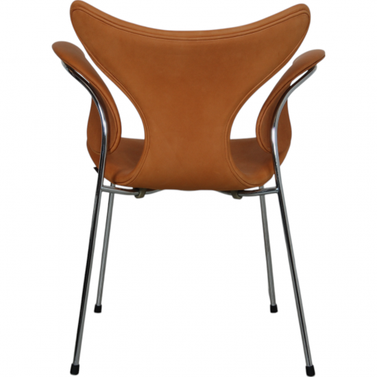 Arne Jacobsen 3208 lilly chair in cognac aniline leather