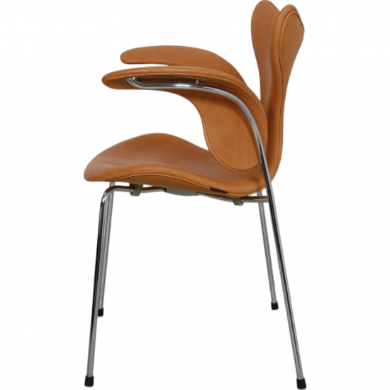 Arne Jacobsen 3208 Lilje stol i cognac anilin læder