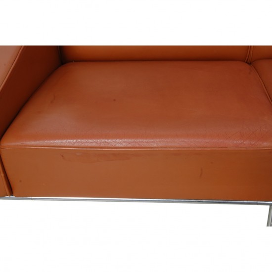 Arne Jacobsen 3303 2.seater sofa in cognac leather