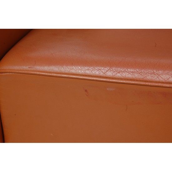 Arne Jacobsen 3303 2.seater sofa in cognac leather