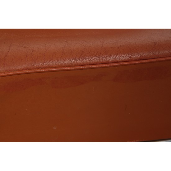 Arne Jacobsen 3303 2.seater sofa in cognac leather