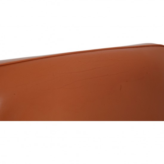 Arne Jacobsen 3303 2.seater sofa in cognac leather