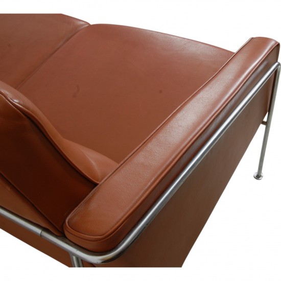 Arne Jacobsen 3303 2.seater sofa in cognac leather