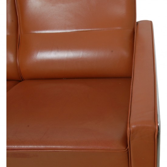 Arne Jacobsen 3303 2.seater sofa in cognac leather