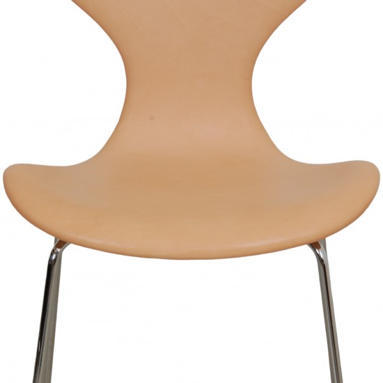 Arne Jacobsen Lily chair Natural leather