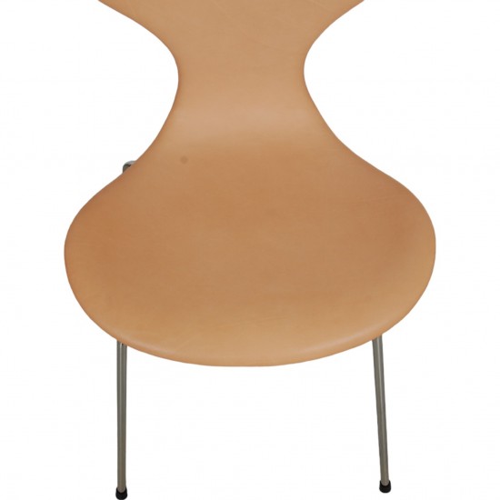 Arne Jacobsen Lily chair Natural leather