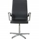 Arne Jacobsen 3273 Oxford chair in black Aura leather