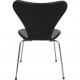 Set of four Arne Jacobsen Seven chairs in black Essential leather