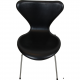 Set of four Arne Jacobsen Seven chairs in black Essential leather