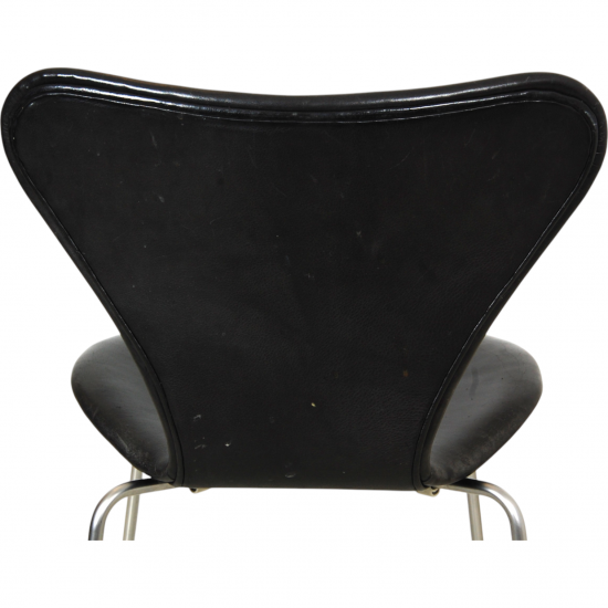 Set of 6 Arne Jacobsen Seven chairs in black leather