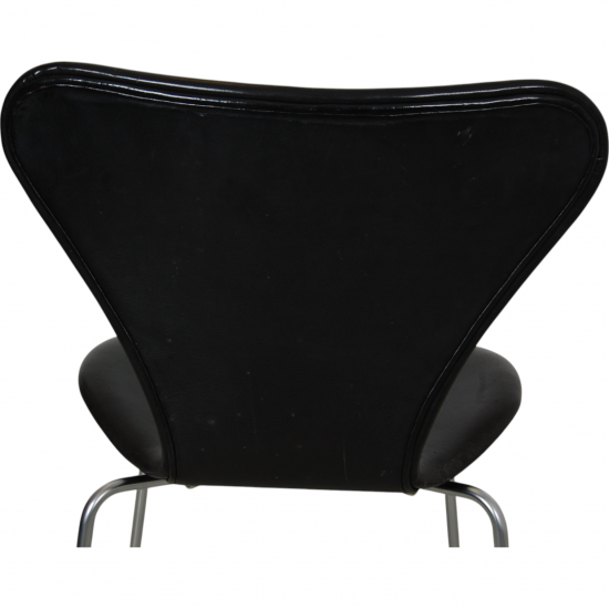 Set of 6 Arne Jacobsen Seven chairs in black leather