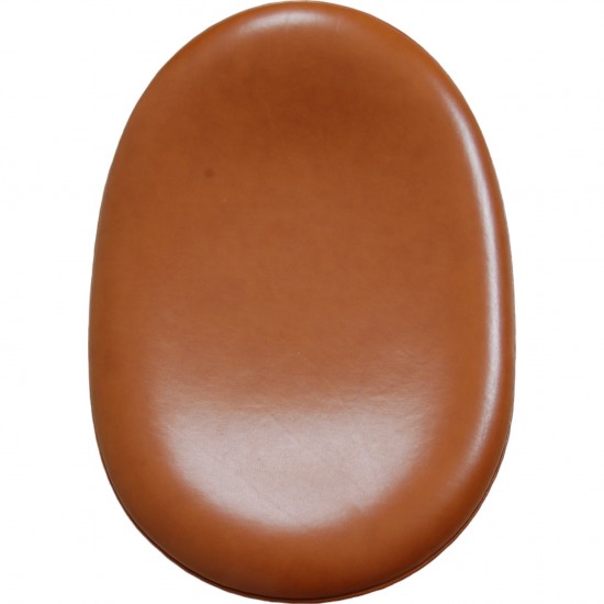 Arne Jacobsen Egg stool in cognac leather