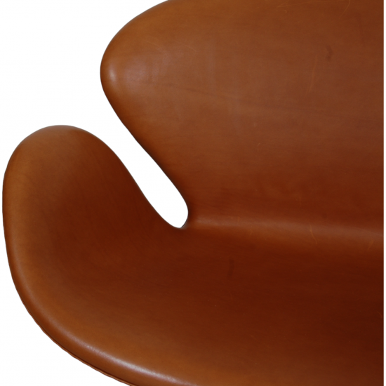 Arne Jacobsen Swan sofa in cognac leather