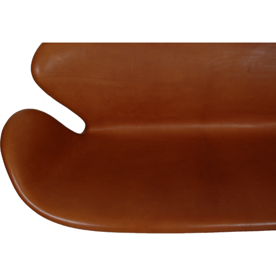 Arne Jacobsen Swan sofa in cognac leather