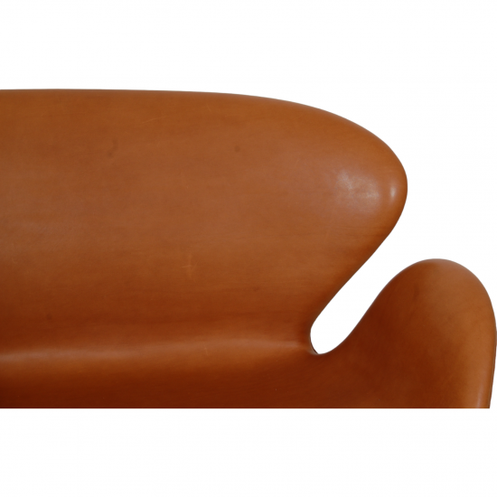 Arne Jacobsen Swan sofa in cognac leather