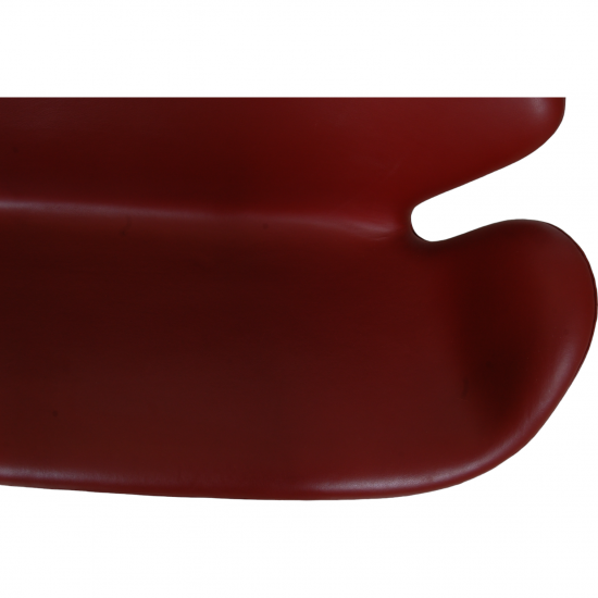 Arne Jacobsen Swan sofa in red leather